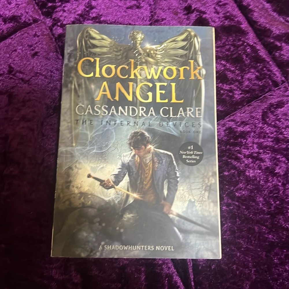 Clockwork angel by Cassandra Clare
